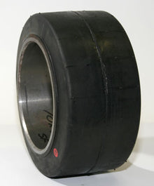 SU 10 X 5 X 6.5-SF-R, Rubber Drive Tire - Smooth Flat