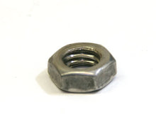CR 060021-032, Nut