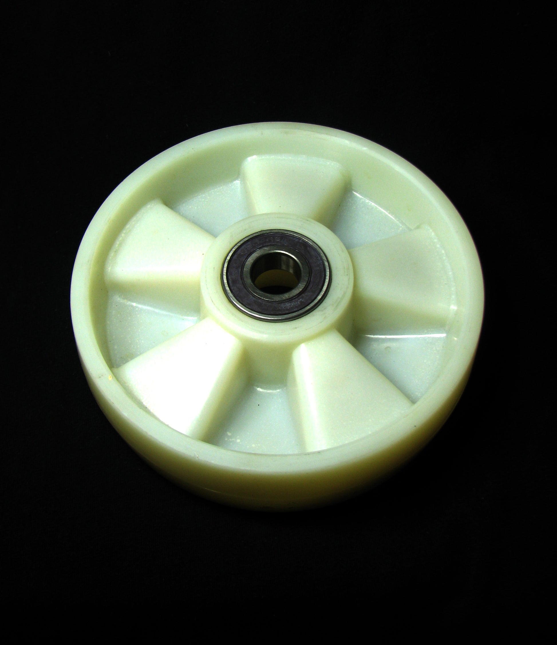 LL P210335-N, Steer Wheel Assy - 3/4 Bearing ID Tread: Nylon, Hub: Nylon 